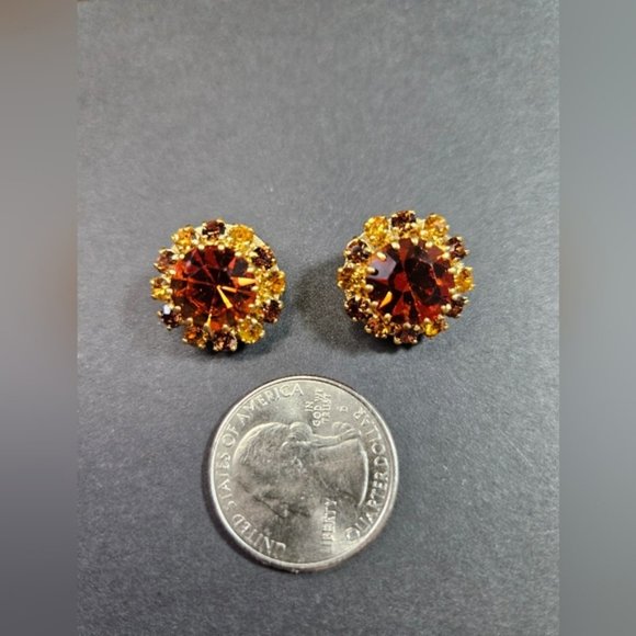 Vintage Mid-Century Amber Colot Rhinestone Clip-on Earrings. - Picture 4 of 7
